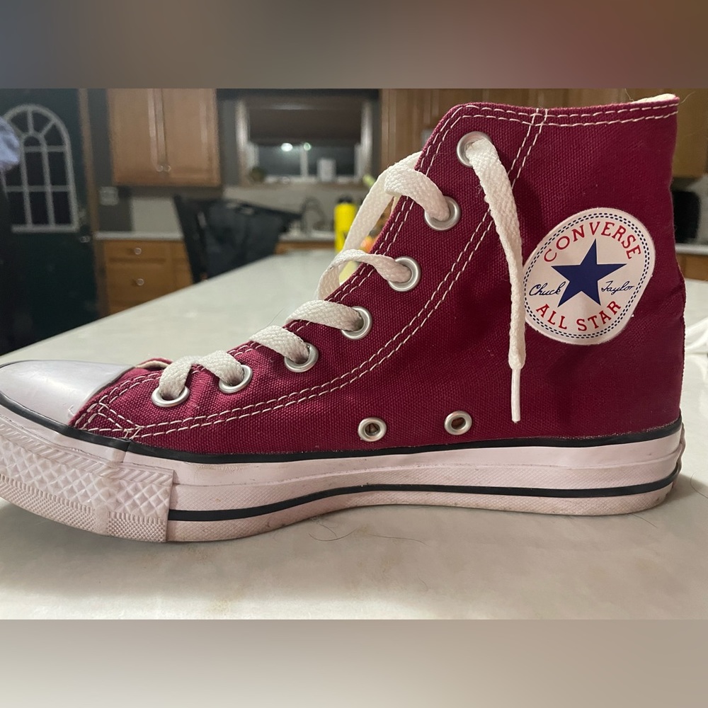 maroon converse